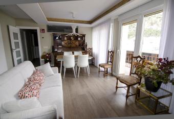 Pensi  n Ibai Ega allows 18 year olds to book a room