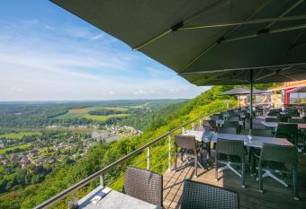 Les 7 Meuses has Balcony rooms