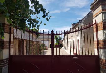 L El  phant Blanc allows 18 year olds to book a room