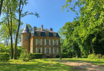 Private Castle with Park - Ch  teau Guillermo has Balcony rooms