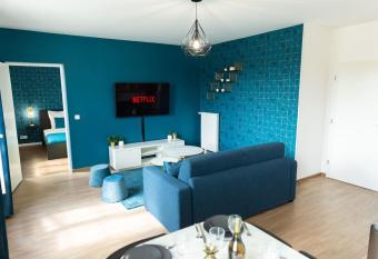 Creative Suite Disneyland Paris allows 18 year olds to book a room