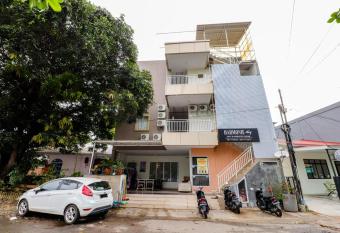 OYO 91632 Harmonie Homestay allows 18 year olds to book a room