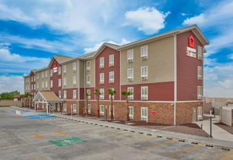 Extended Suites Merida Siglo XXI allows 18 year olds to book a room