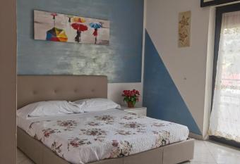 Hotel De Rosa has Balcony rooms