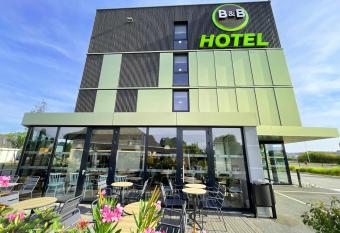 B&B HOTEL Compi  gne allows 18 year olds to book a room