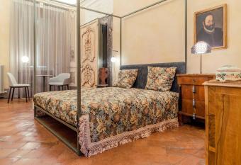 Boutique Apartment Urbino allows 18 year olds to book a room