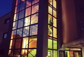 Green Hotel allows 18 year olds to book a room