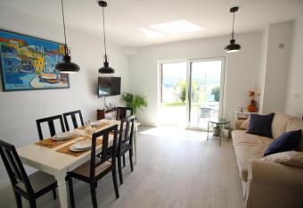 Tramontana apartment - Cozy and charming close to sea has Balcony rooms