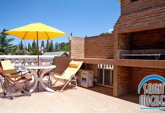 Saint Michel Departamentos para turismo allows 18 year olds to book a room