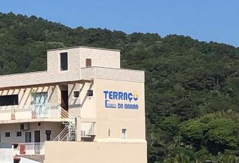 TERRA  O DA BARRA allows 18 year olds to book a room