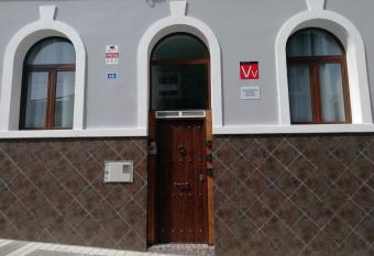 Guest house San Roque allows 18 year olds to book a room