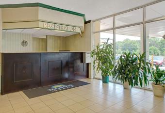 Days Inn by Wyndham Alexandria South has Smoking rooms