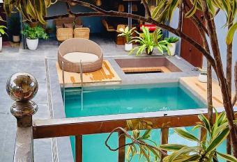 Villa Marii allows 18 year olds to book a room