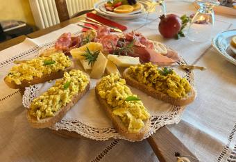 B&B La Casa Del Riccio has Balcony rooms