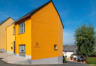 Schusters Haus allows 18 year olds to book a room