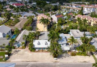 Wild Plum has Balcony rooms