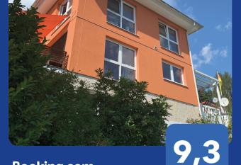 Ferienwohnung Drachennest mit Sonnenterrasse has Balcony rooms