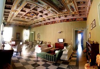 Resort a Palazzo B&B allows 18 year olds to book a room