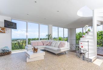 Villas ti creole allows 18 year olds to book a room