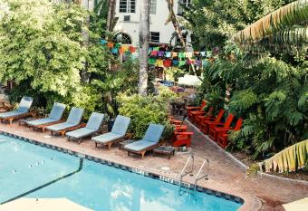 Freehand Miami has Smoking rooms