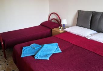 Acimaremonti has Balcony rooms