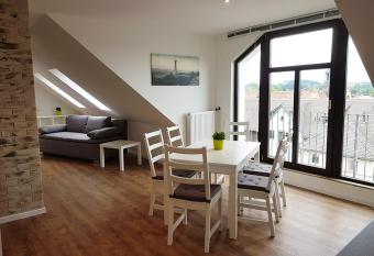 Ferienwohnung Schlossw  chter am Schloss Colditz allows 18 year olds to book a room