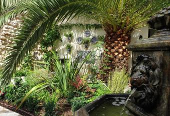 Casa San Roque allows 18 year olds to book a room