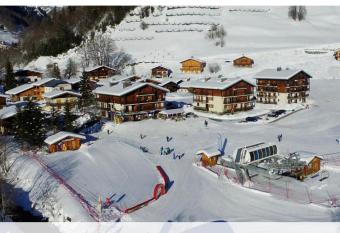 Le Croisse Baulet allows 18 year olds to book a room