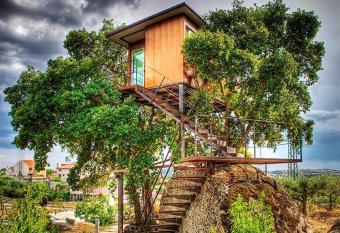 2 bedrooms bungalow with city view shared pool and jacuzzi at Pinhel has Balcony rooms