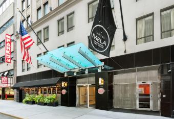 Aura Hotel Times Square allows 18 year olds to book a room