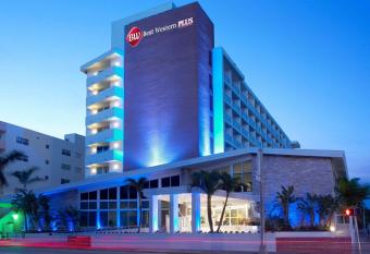 Best Western Plus Atlantic Beach Resort has Balcony rooms