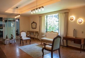 Casa Andalucia allows 18 year olds to book a room