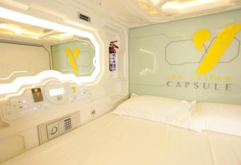 The Yellow Capsule Cancun Close to Airport allows 18 year olds to book a room
