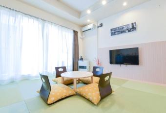 momo premium 802 has Balcony rooms