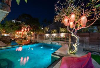 Good Cheer Hostel allows 18 year olds to book a room