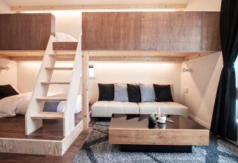 GRAND CAVE YOKOHAMA allows 18 year olds to book a room