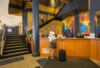 HI Chicago Hostel allows 18 year olds to book a room