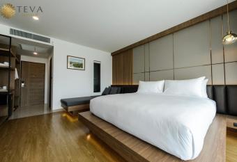 TEVA Valley Resort has rooms with a private hot tub