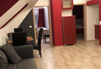 SeMiHoMe has Balcony rooms