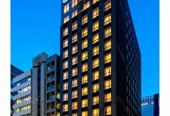 Daiwa Roynet Hotel Tokyo Kyobashi PREMIER allows 18 year olds to book a room