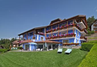 Hotel Talblick allows 18 year olds to book a room