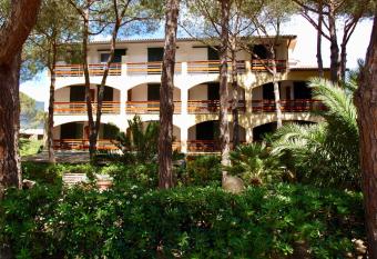 Hotel Meridiana allows 18 year olds to book a room