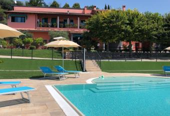 Al Colle allows 18 year olds to book a room