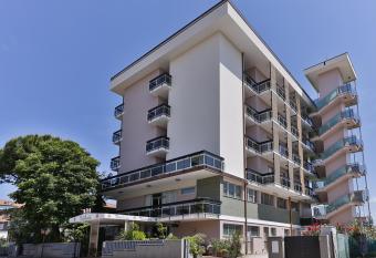 Hotel Rondinella has Balcony rooms