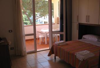 Residence Le Rose allows 18 year olds to book a room