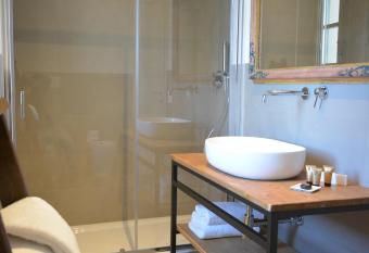 CorteViva Boutique B&B has rooms with a private hot tub