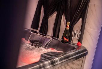 Appart Hotel GLAM88 Suites avec SPA et Sauna Privatif has Balcony rooms