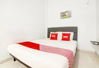 Cosmo Harmoni RedPartner has Smoking rooms