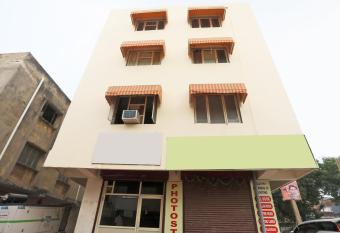 Flagship Hotel Welcome Inn allows 18 year olds to book a room