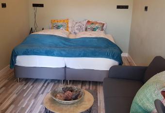 JaBaKi Green Studio has Balcony rooms